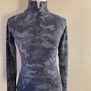NWT Lululemon size 4 Outrun the elements 1/2 zip